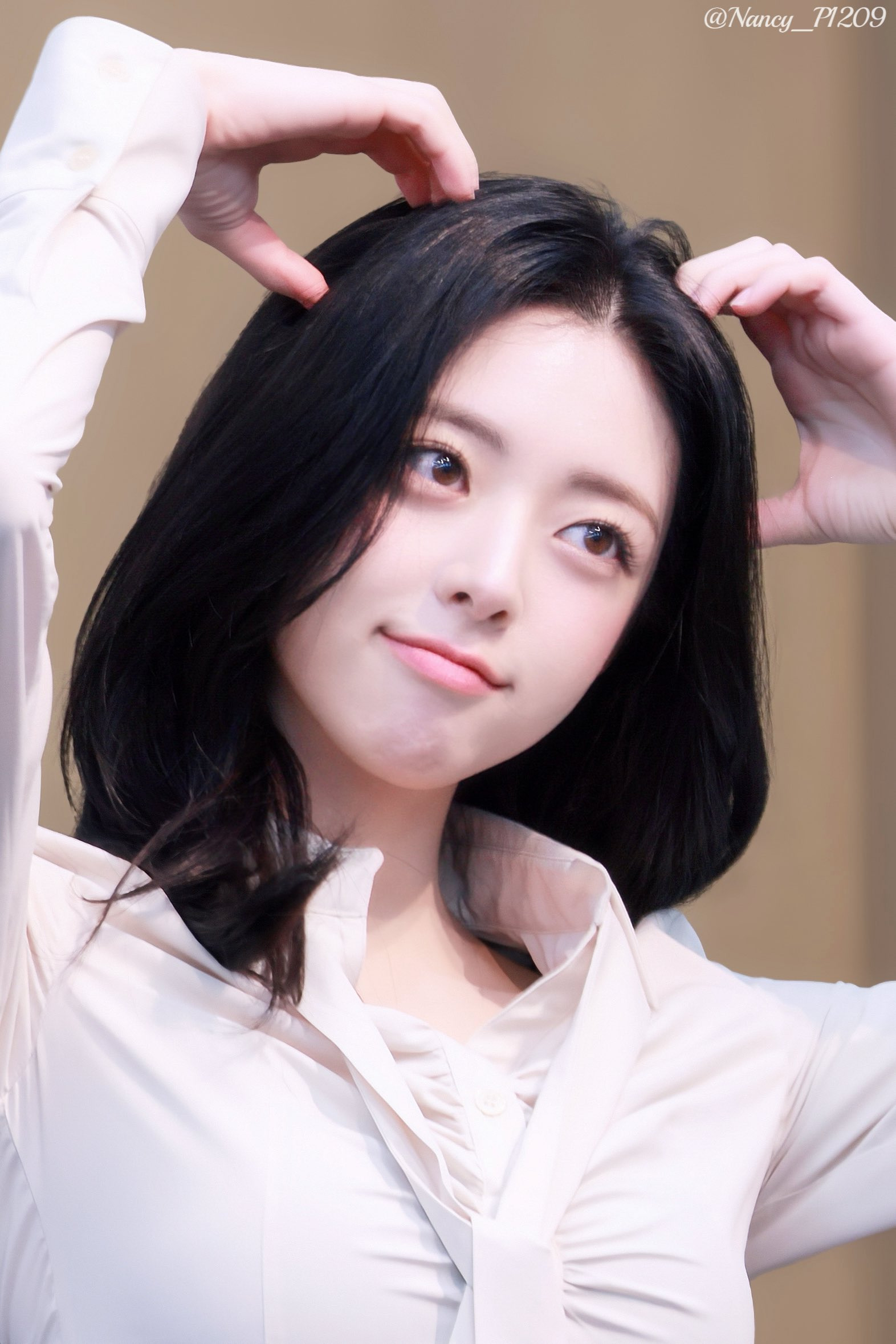 (스압)여자여자한 ITZY 유나.jpgif | 인스티즈