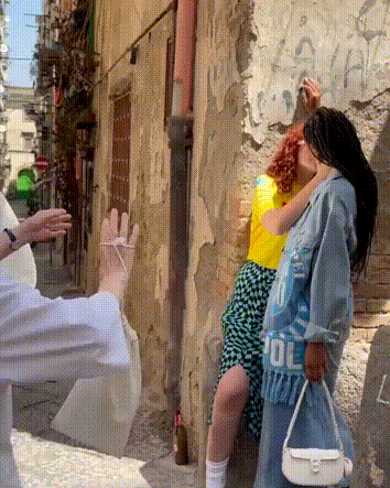 여자끼리 뽀뽀해서 놀란 수녀님 | 인스티즈