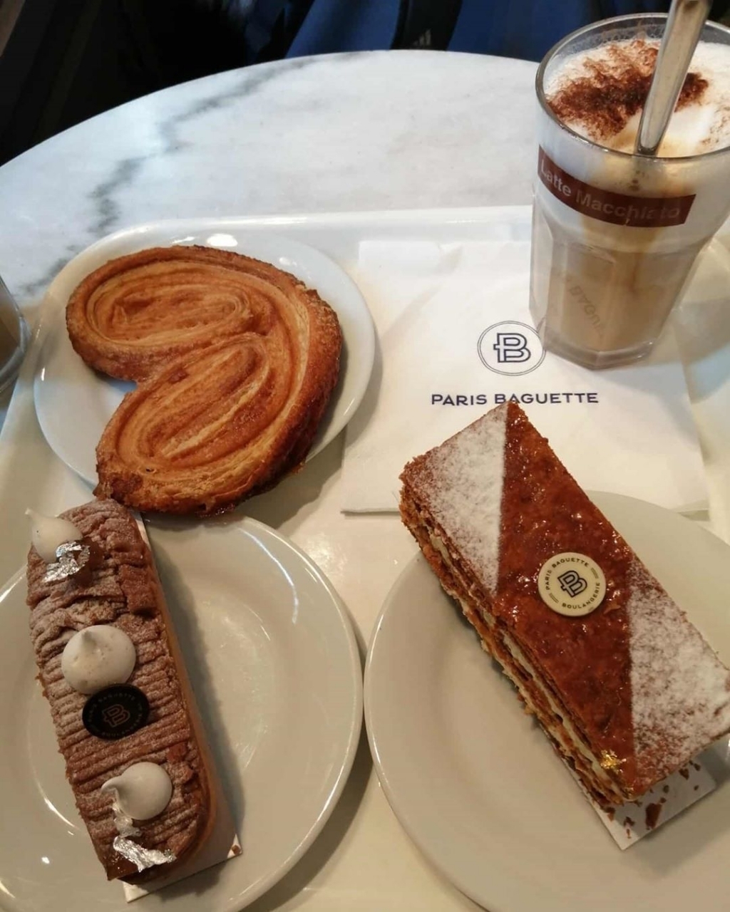 프랑스 파리에 있는 파리바게뜨.....jpg | 인스티즈