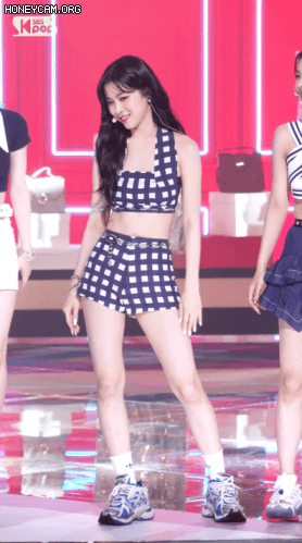 류진의 러너 스니커즈에는 감동이 있다.gif | 인스티즈