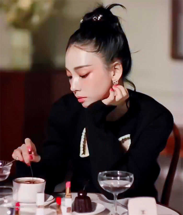 (스압)샤넬 뷰티 카리나 .gif | 인스티즈