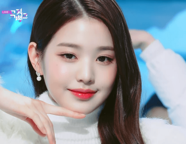 박진영 신곡무대 파트너 장원영 vs 조유리.gif | 인스티즈