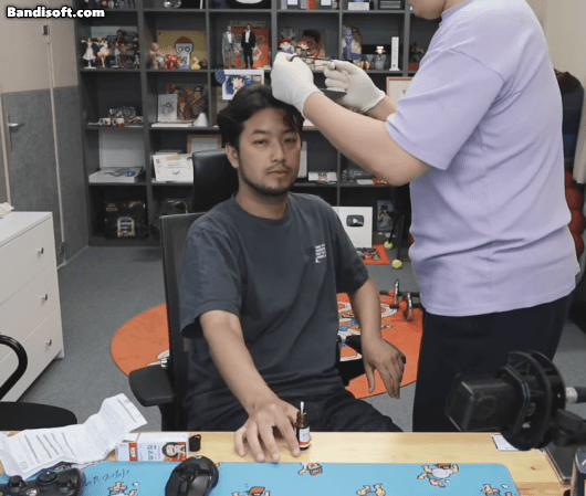 침착맨 입 안에 알보칠 바르는 김풍.gif | 인스티즈