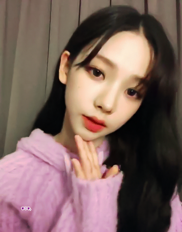 인스타 라이브하는 카리나.gif | 인스티즈