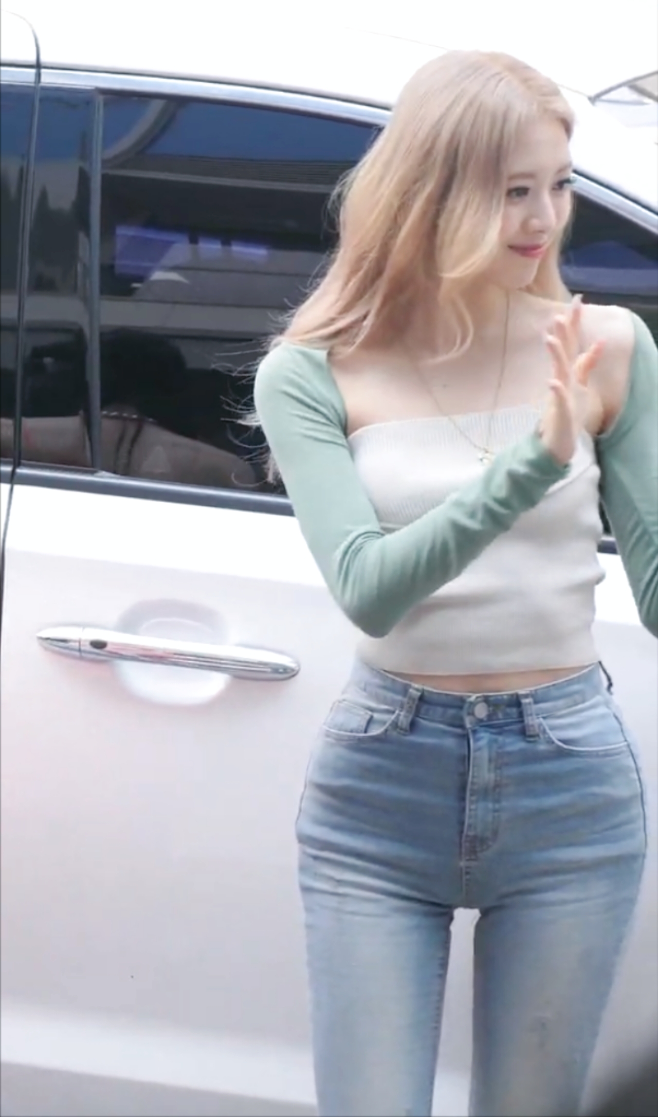 오늘자 있지 유나 출근길.jpg | 인스티즈