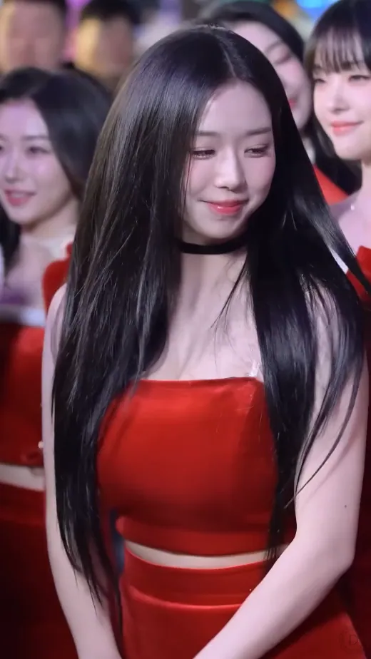 산타걸 트리플에스 김채연 .webp | 인스티즈