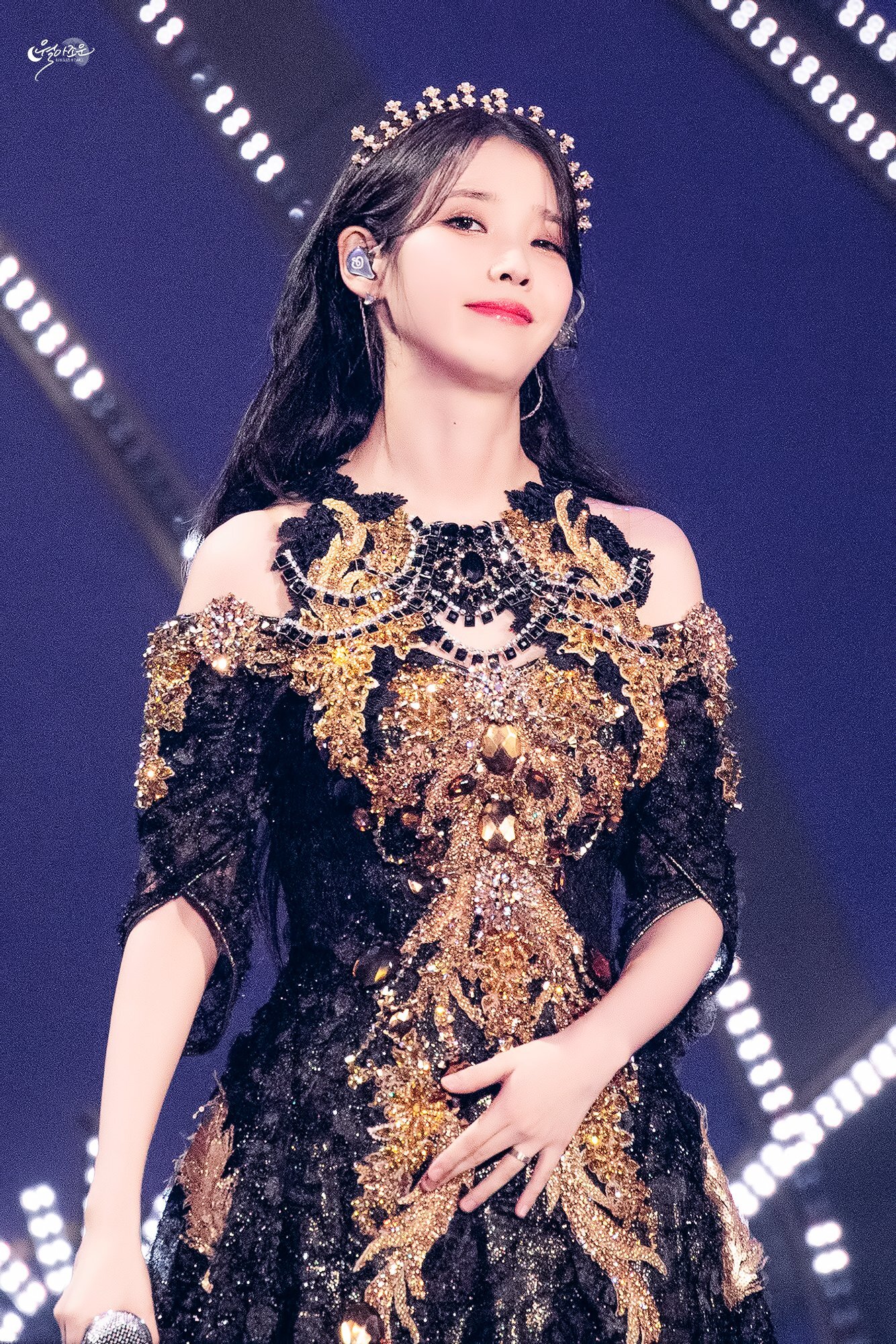 아이유:2022년에 콘서트 2번밖에 안했으니 내년에른 본격적으로 달린다! | 인스티즈