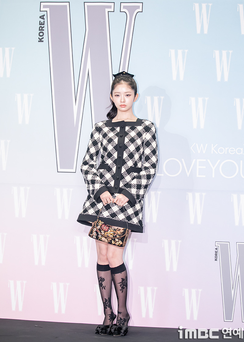 오늘자 W코리아 자선행사 아이브 레이 안유진 장원영 기사사진 | 인스티즈