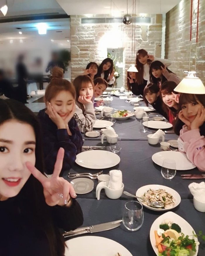 ??? : 어? 오빠왔다 얘들아 인사드려~ | 인스티즈