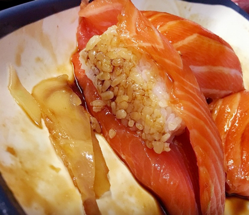 대만의 초대형 연어초밥 | 인스티즈