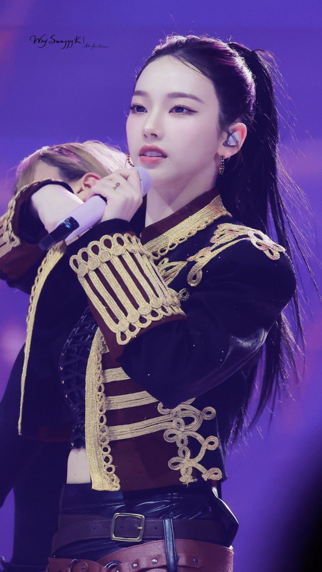 의외로 흔하지 않게 생긴 카리나 얼굴 근황.jpgif | 인스티즈