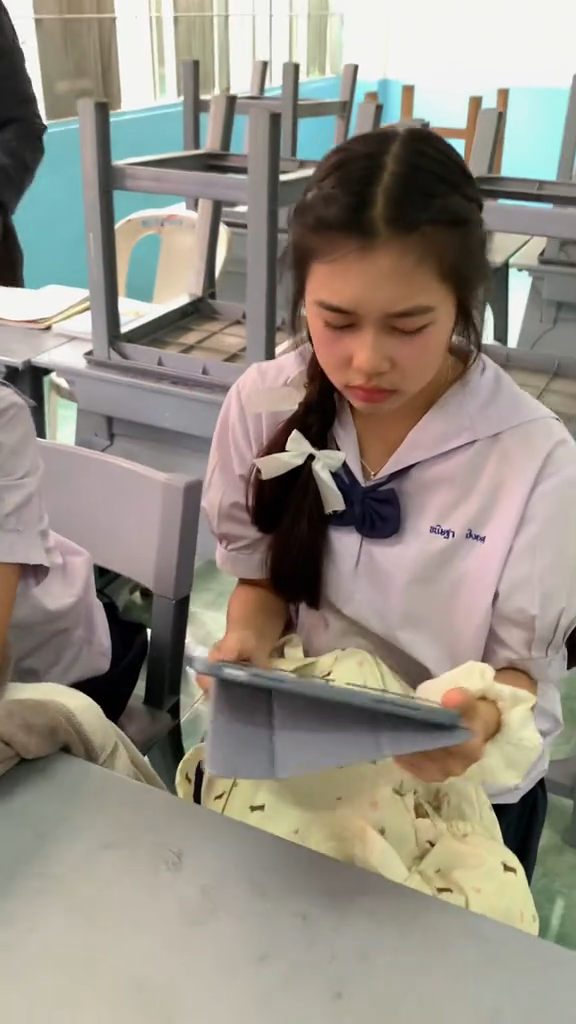 자기가 정소민을 닮았다고 주장하는 태국 소녀 | 인스티즈