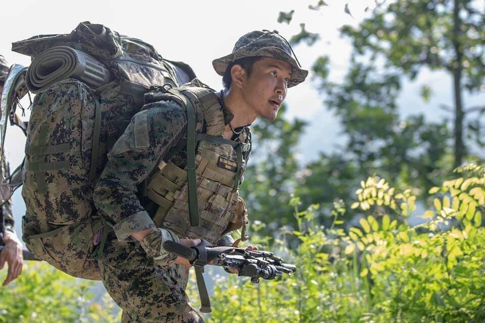 군필자들 PTSD 오는 완전 군장 행군.jpgif | 인스티즈