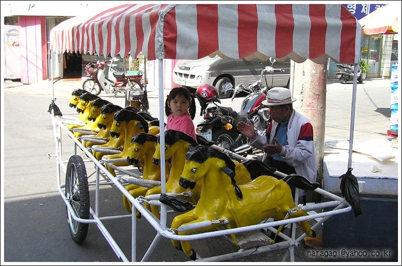 의외로 꽤 최근 세대까지도 타본 적 있다는 추억의 놀이기구 | 인스티즈
