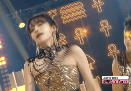 박진영 신곡무대 파트너 장원영 vs 조유리.gif | 인스티즈
