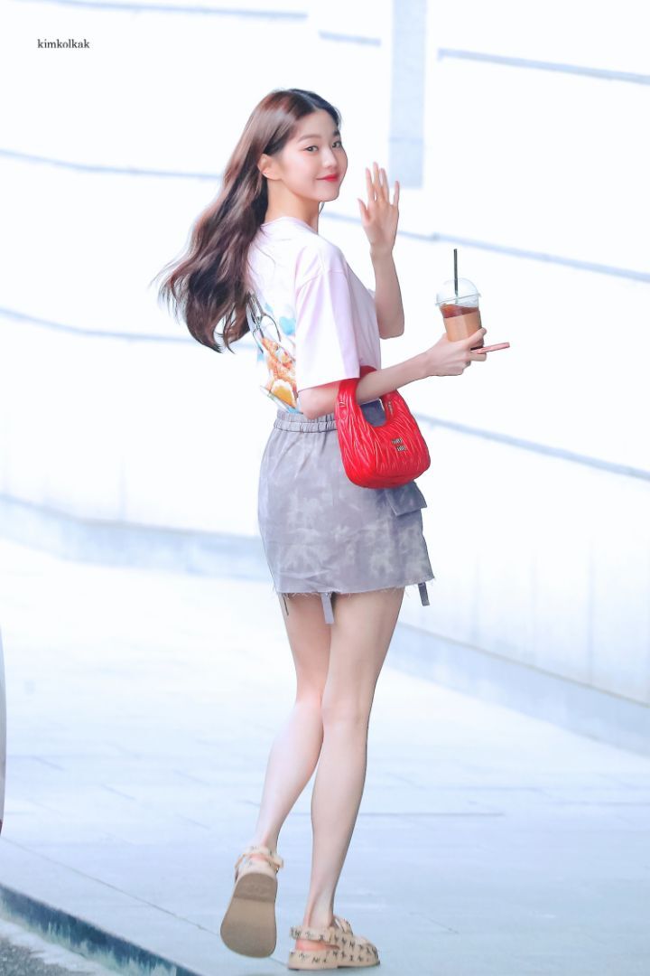 봐도 봐도 늘 새로운 아이브 장원영 다리길이.gif | 인스티즈