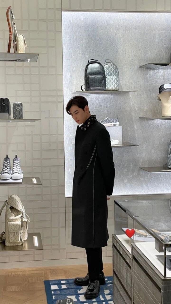 더현대서울 디올 매장 방문한 차은우ㄷㄷㄷㄷㄷ.jpg | 인스티즈