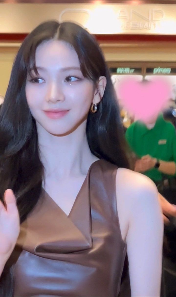 행사장에서 팬들 폰카에 찍힌 카리나 실물 느낌 | 인스티즈