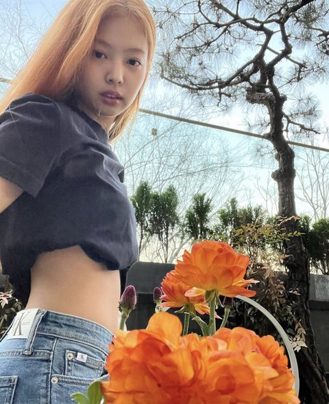 최근에 오렌지색으로 염색한 제니.. 그리고 그 결과 | 인스티즈