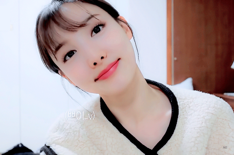 트와이스 나연의 마니또 브이로그(feat. 쿠크+방에 있는 물건 소개) | 인스티즈