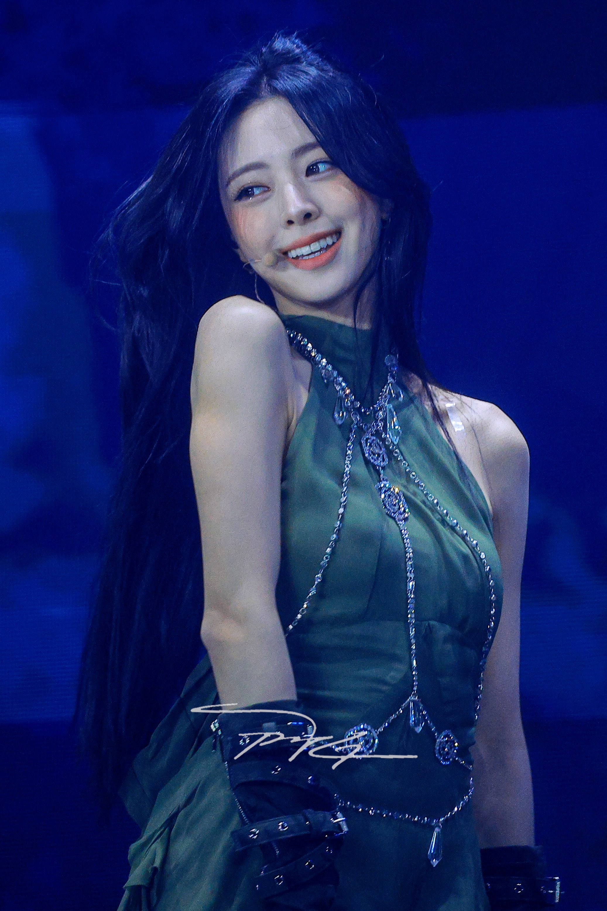 (스압)여자여자한 ITZY 유나.jpgif | 인스티즈