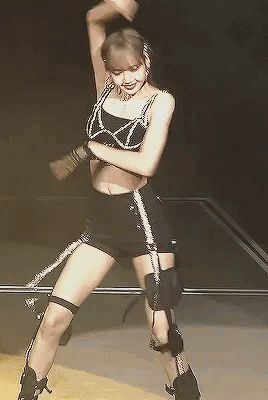 해외에서 반응 좋았던 블랙핑크 리사의 솔로 무대.gif | 인스티즈