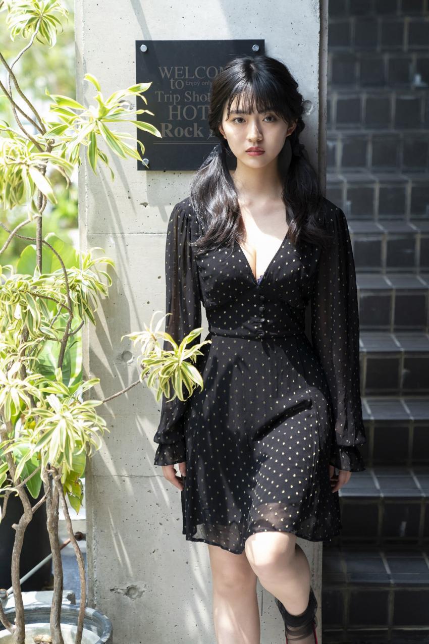 큰 골반이 컴플렉스였다는 02년생 친한파 그라비아돌.jpg | 인스티즈