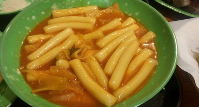 왠지 떡볶이가 맛있어보이는 그릇 | 인스티즈