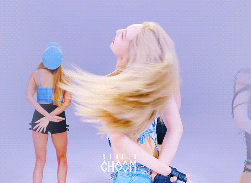 시원해 보이는 파랑옷 입은 스튜디오춤 나연+비하인드.gif | 인스티즈