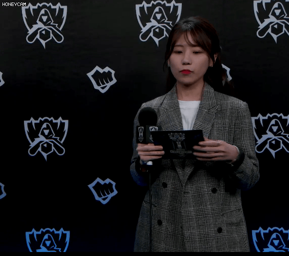 롤드컵 커여운 박지선 통역.jpgif | 인스티즈