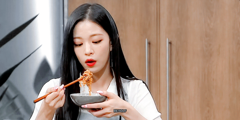 (스압)얼굴도 몸매도 이쁜 프로미스나인 이채영.jpgif | 인스티즈
