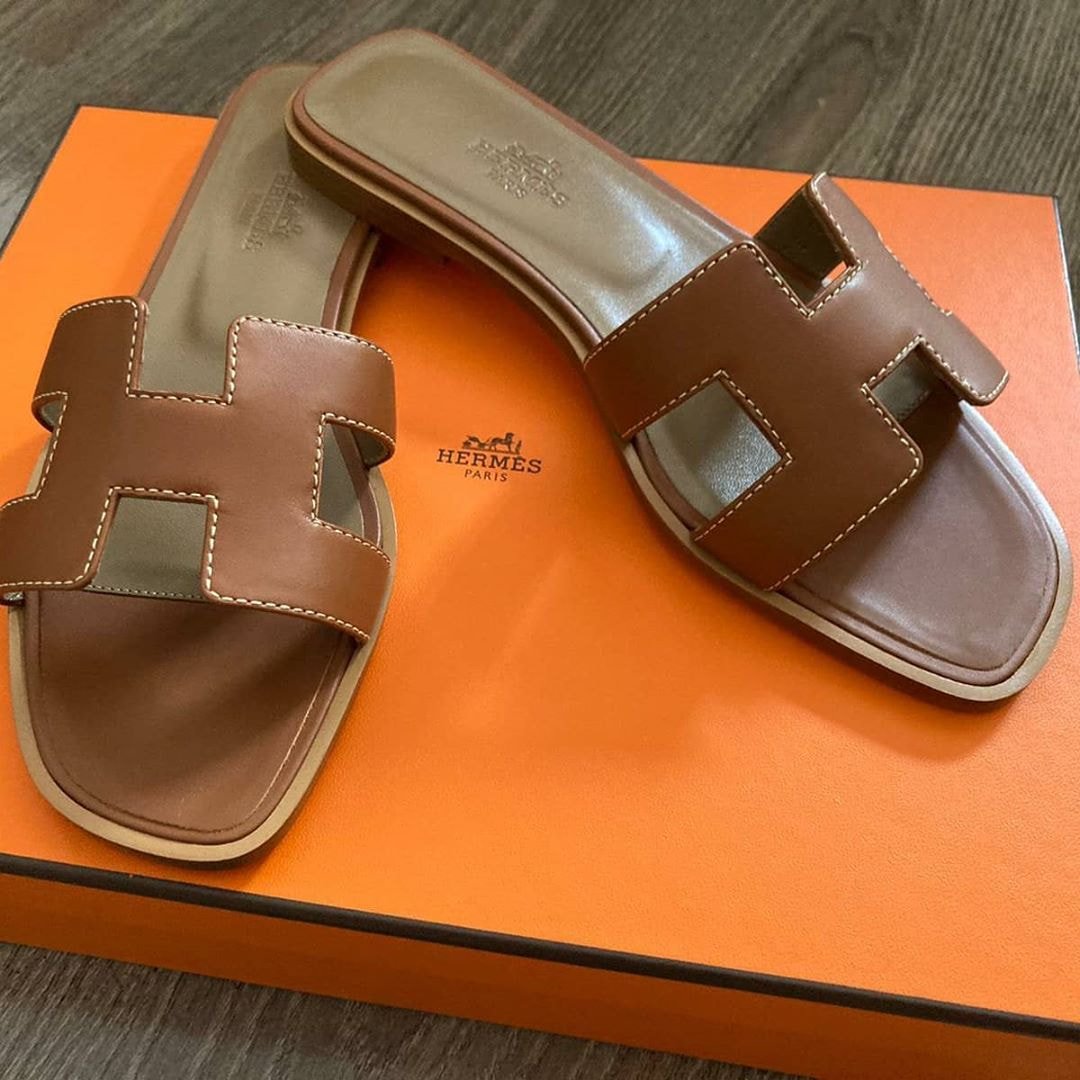 가격이 만만해서(?) 인기 많다는 에르메스 슬리퍼...jpg | 인스티즈