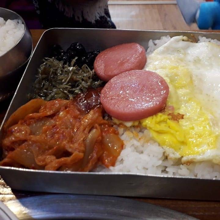 식당에서 나오는 옛날도시락...........jpg | 인스티즈