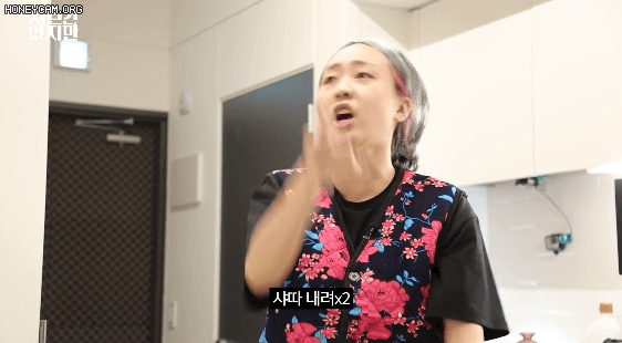 장원영 입덕 영상이라고 불리는 유튜브 컨텐츠 with 영지 차린건 없지만.jpgif | 인스티즈