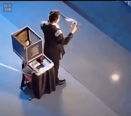 마술? 옆에서 보면 트릭 다 보임 ㅋㅋㅋ | 인스티즈