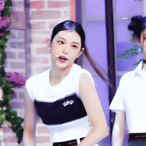 침튜브 나온 뉴진스 강해린. gif | 인스티즈