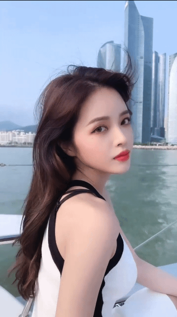 웃는게 이쁜 모델 | 인스티즈