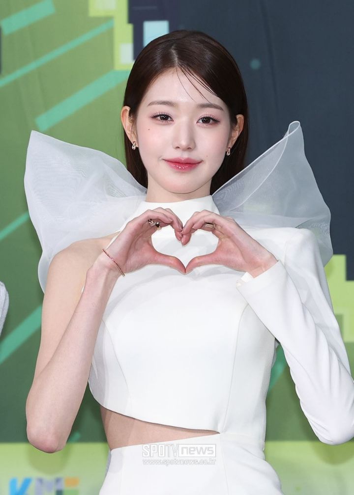 오늘자 욕나오게 예쁜 장원영 | 인스티즈