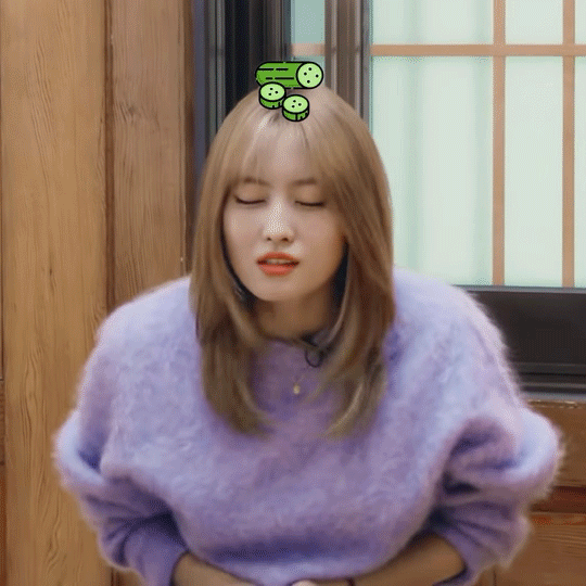 요상한 자세로 투호하는 트와이스.gif | 인스티즈