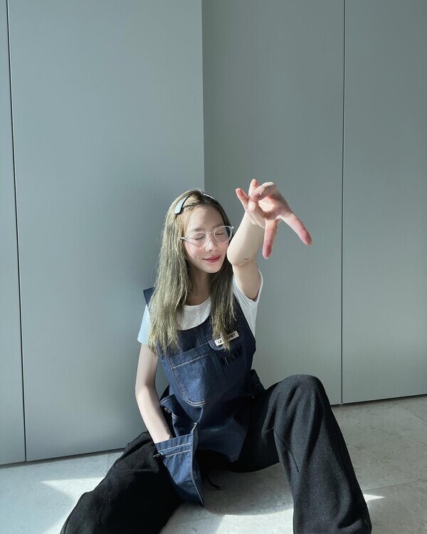 국내 여자아이돌이 유행시킨 포즈...jpg | 인스티즈