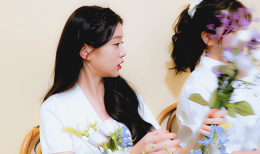 데뷔 이후 햇수로 5년 만에 처음으로 자컨나온 아이브 안녕즈 안유진 장원영.gif | 인스티즈