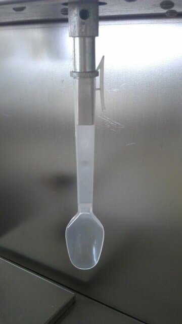 싱글벙글 맥플러리 숟가락의 용도...gif | 인스티즈