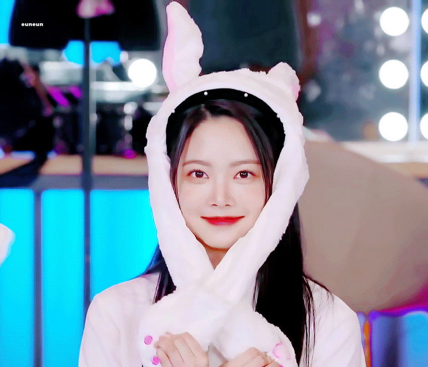 학폭 논란 멤버 나가리되고 뜨고있는 진짜 꼬부기상 아이돌 | 인스티즈