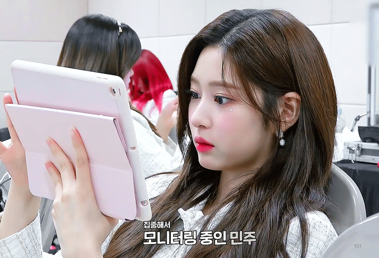 보스 아이즈원 민주.gif (스압,움짤 多) | 인스티즈