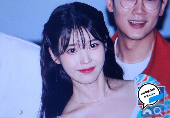 오늘자 아이유 | 인스티즈