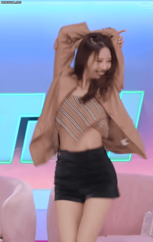 제로투 추는 미주 ㄷㄷ. gif | 인스티즈
