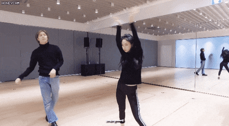 에스파 카리나 데뷔 전 태민 댄서 시절.gif | 인스티즈