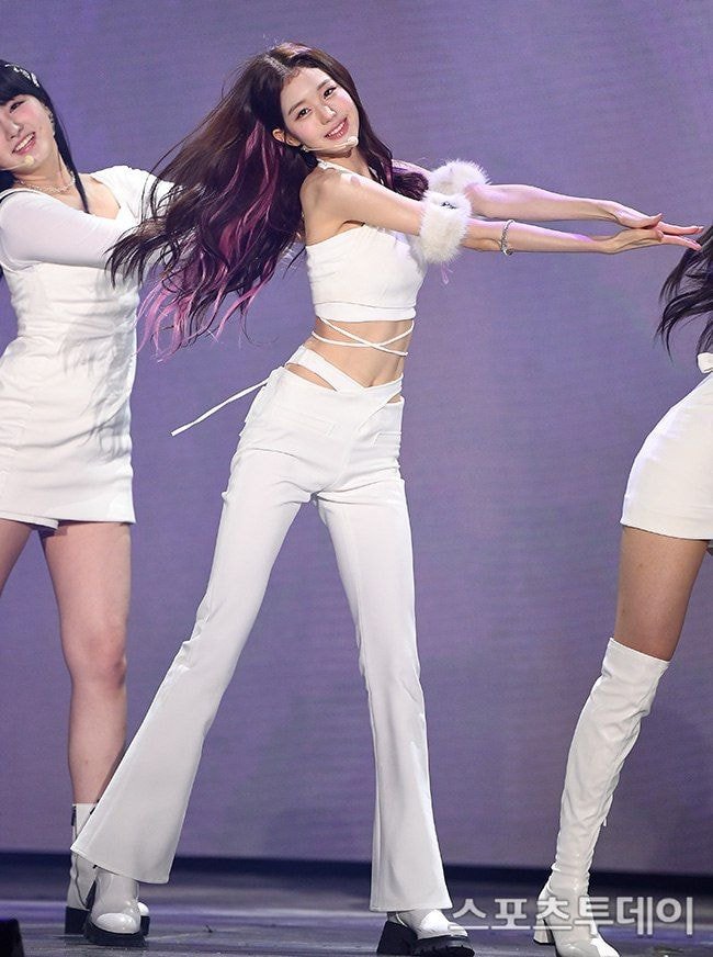 봐도봐도 놀라운 아이브 장원영 다리길이 | 인스티즈
