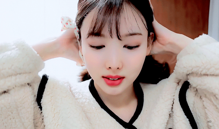 트와이스 나연의 마니또 브이로그(feat. 쿠크+방에 있는 물건 소개) | 인스티즈