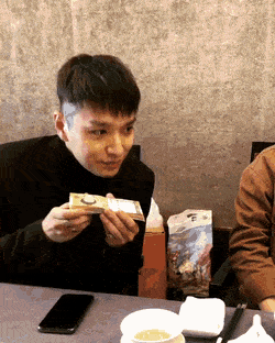 쌈디, 조카 첫돌 선물 클라쓰.gif | 인스티즈